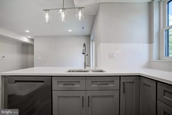Philadelphia, PA 19143,540 S 52ND ST