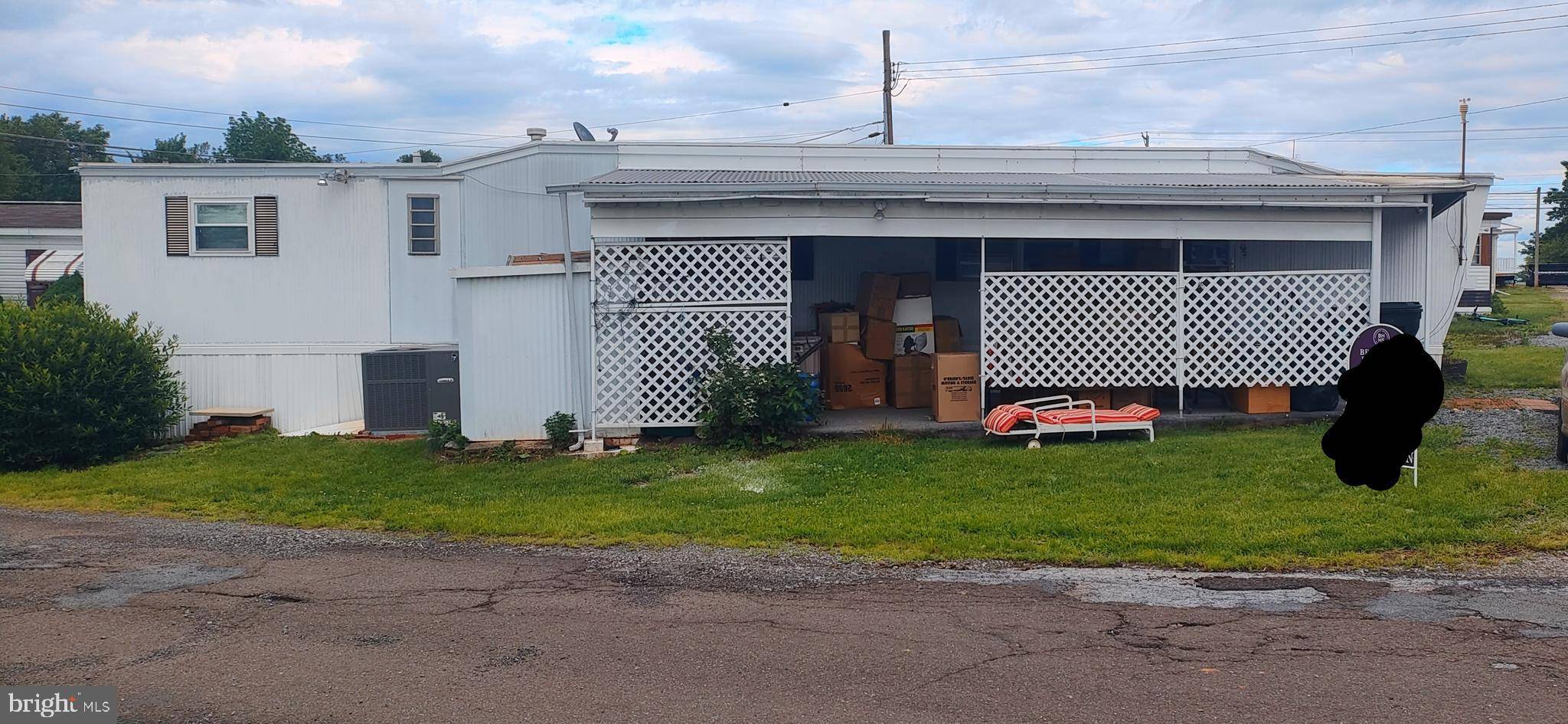 215 BORDIC RD, Reading, PA 19606