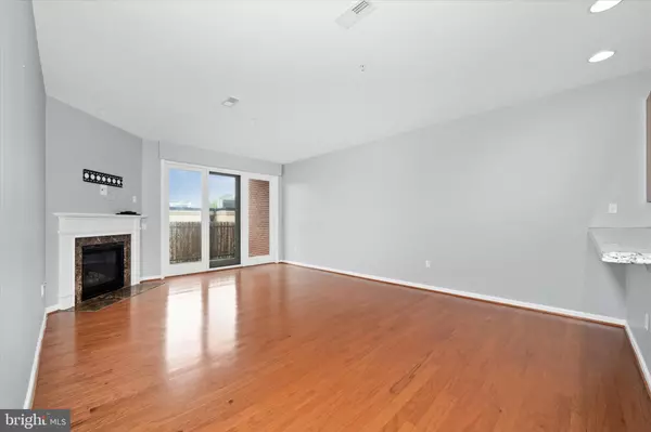 Newark, DE 19711,113 E MAIN ST #303