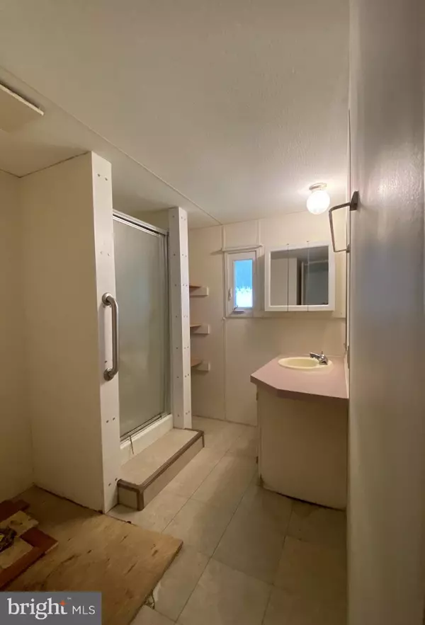 Lehighton, PA 18235,206 CREEKSIDE MANOR DR