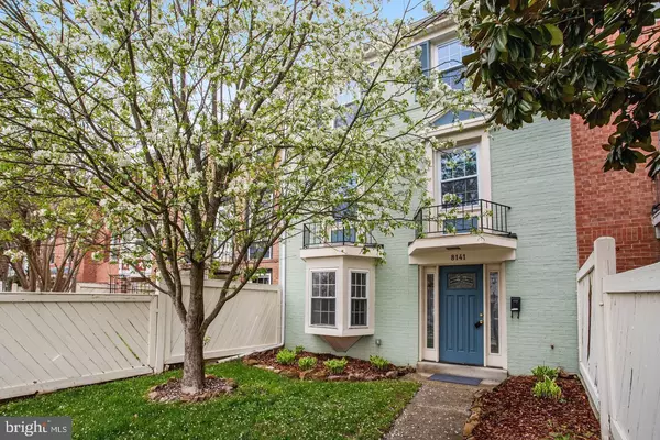 8141 LAKEPARK DR, Alexandria, VA 22309