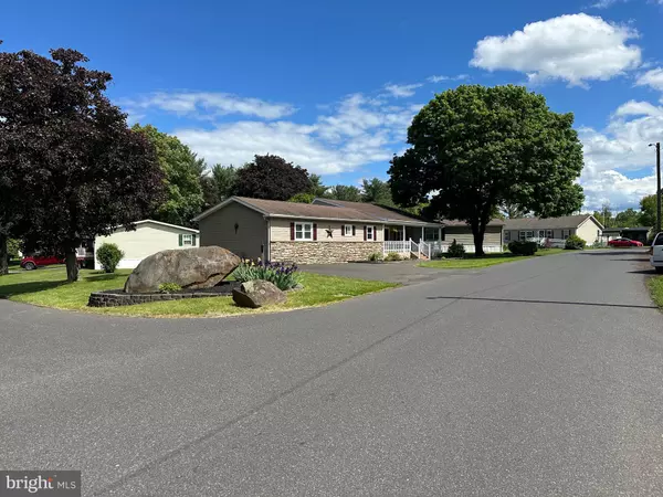 Quakertown, PA 18951,2 OAK CIR