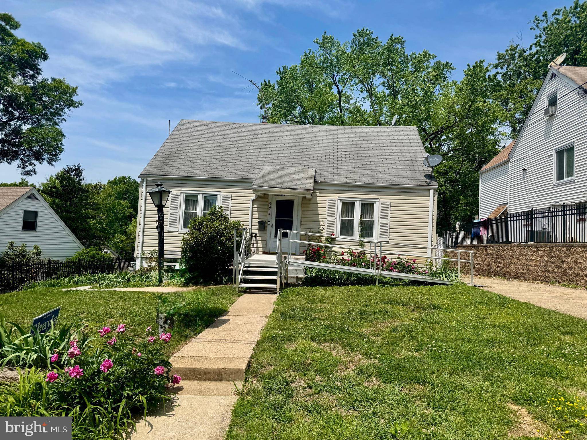 Bladensburg, MD 20710,5424 VARNUM ST