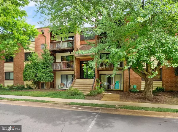 Fairfax, VA 22030,10720 W WEST DR #101