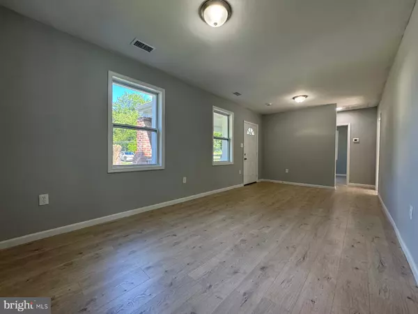 Capitol Heights, MD 20743,910 ROLLINS AVE