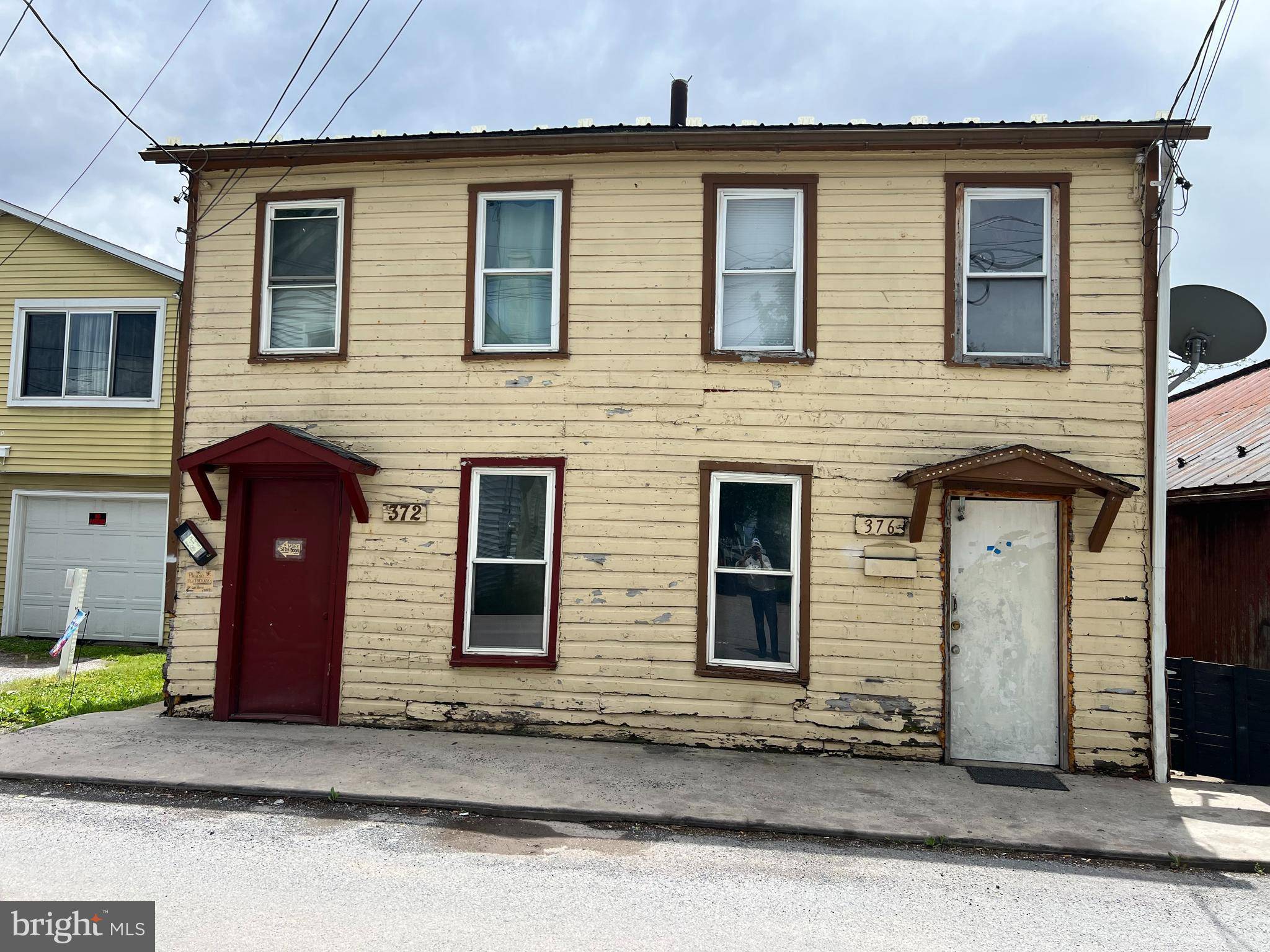372 & 376 BURKHART AVE, Chambersburg, PA 17201