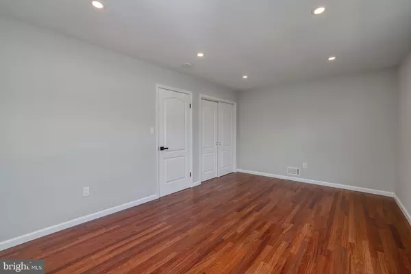 Matawan, NJ 07747,26 LORENZO CT