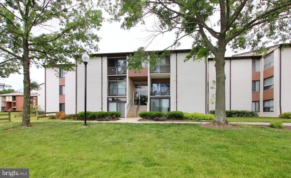7927 MANDAN RD #301, Greenbelt, MD 20770