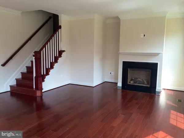 Oxon Hill, MD 20745,715 RIVER MIST DR #177