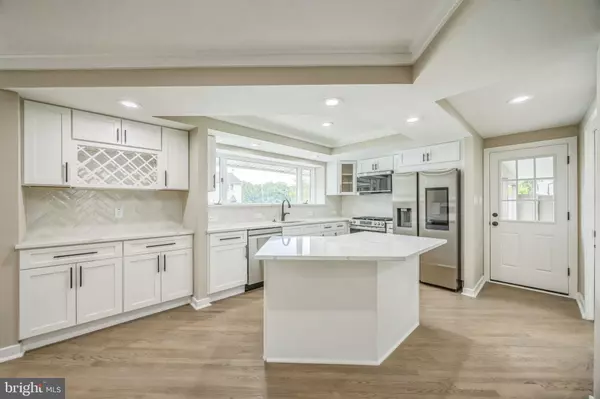 Trenton, NJ 08628,6 WHITEWOOD DR