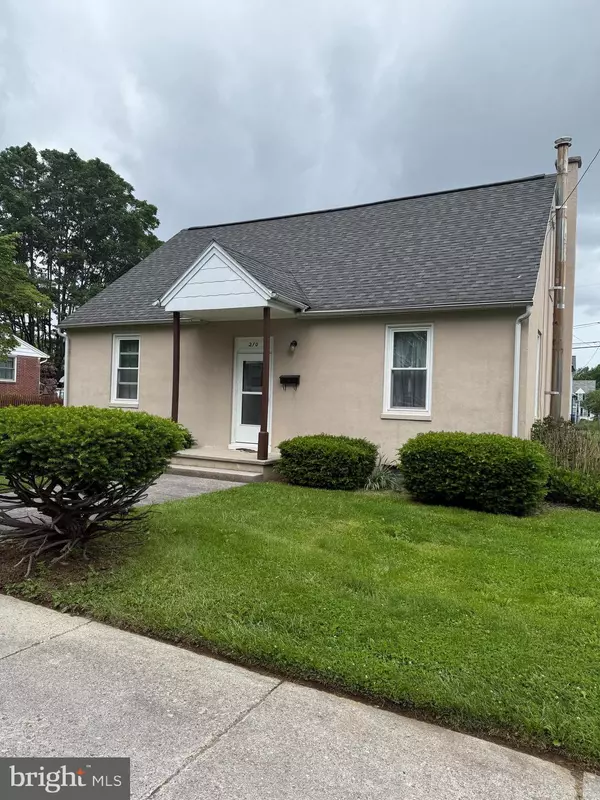 210 DIVISION ST, Hummelstown, PA 17036