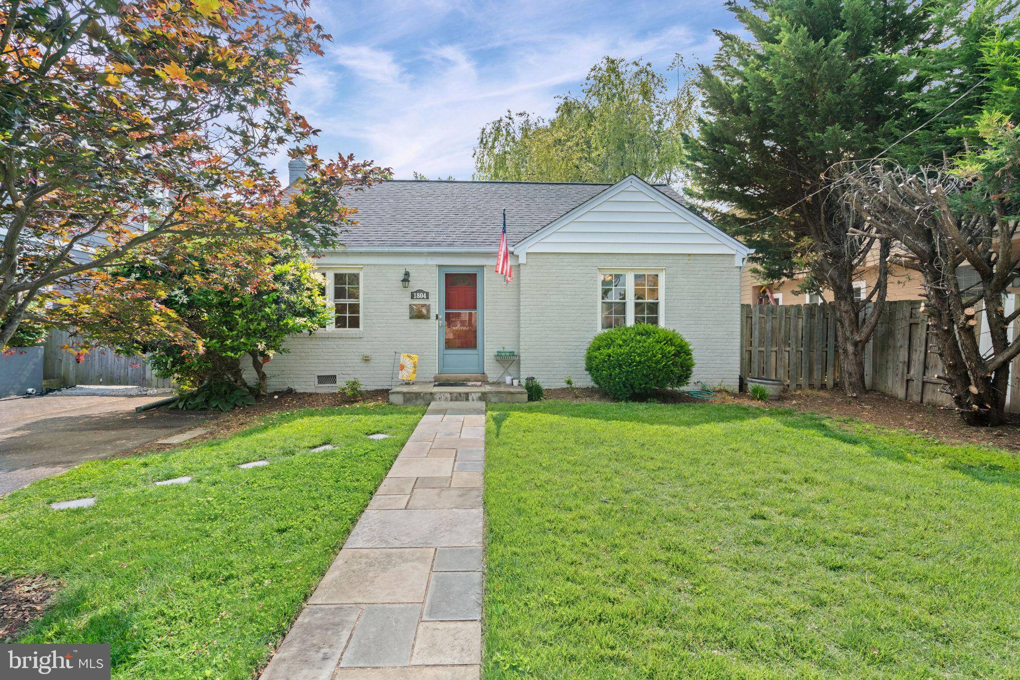 1804 S NELSON ST, Arlington, VA 22204