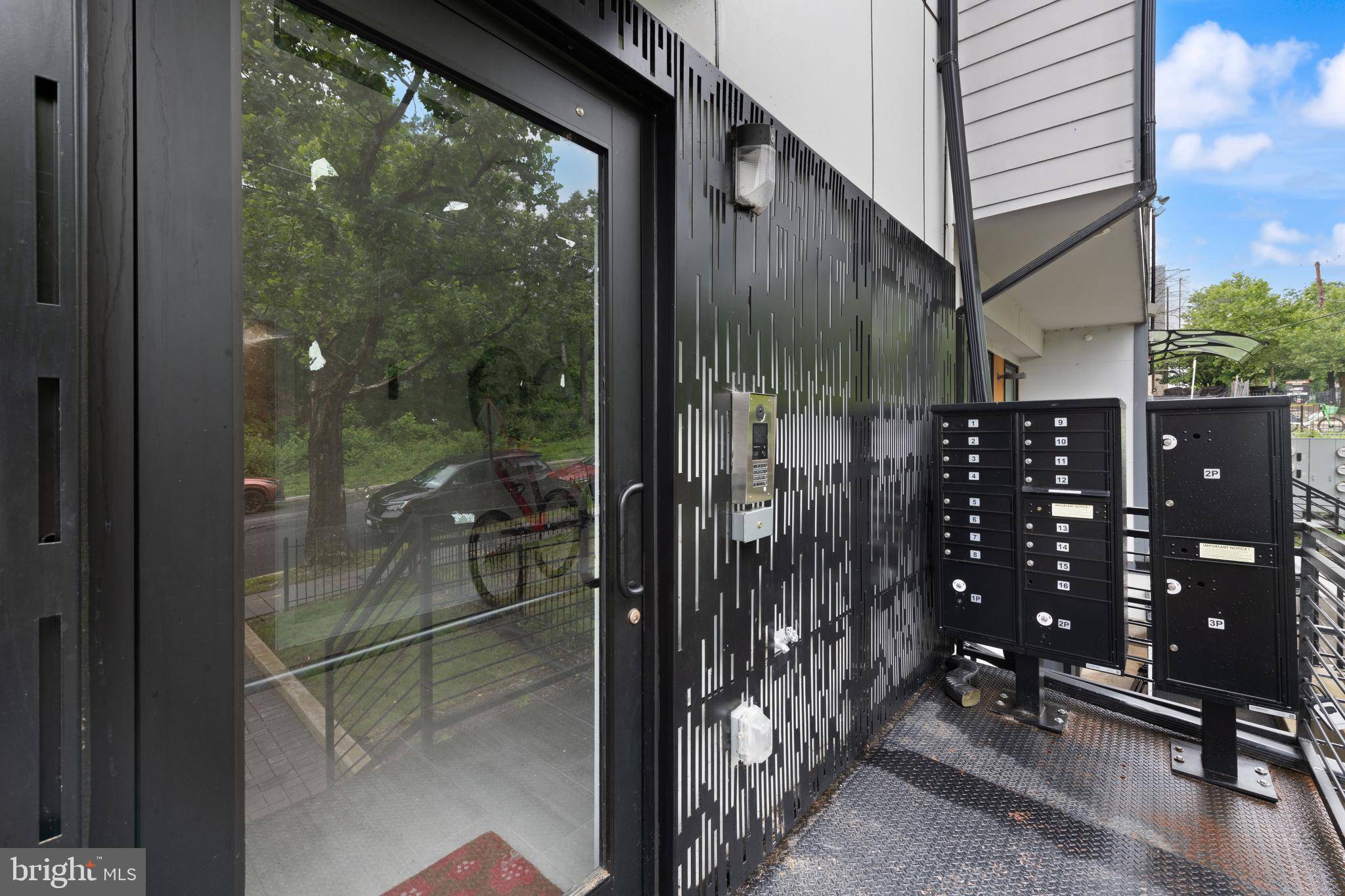 Washington, DC 20002,2209 M ST NE #1