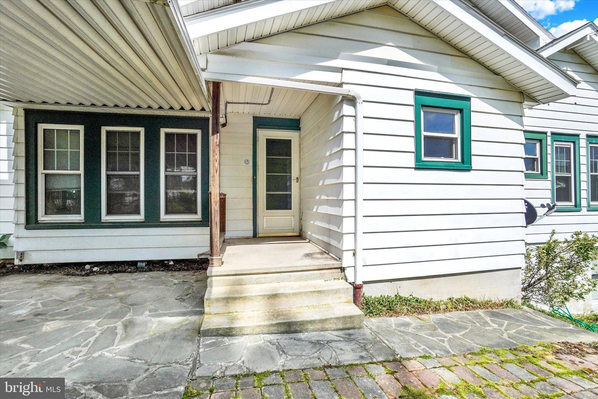 Windsor, PA 17366,7 E HIGH ST