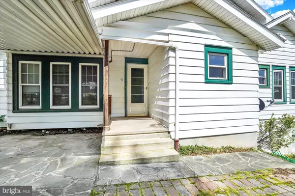 Windsor, PA 17366,7 E HIGH ST