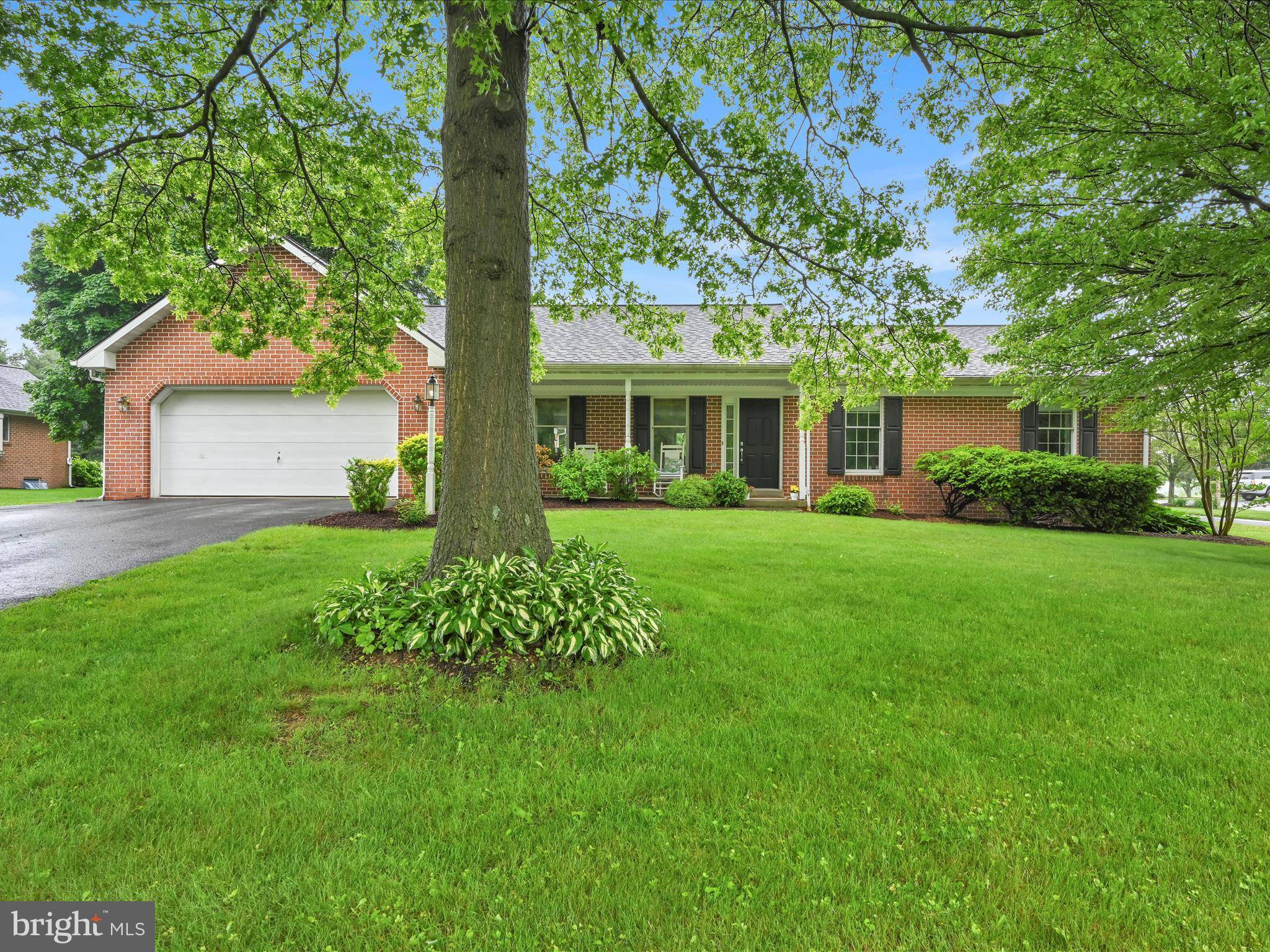 678 N STRICKLER RD, Manheim, PA 17545
