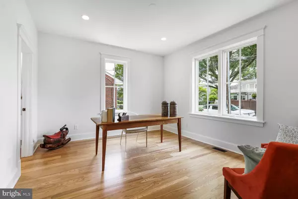 Alexandria, VA 22301,605 HILLTOP TER