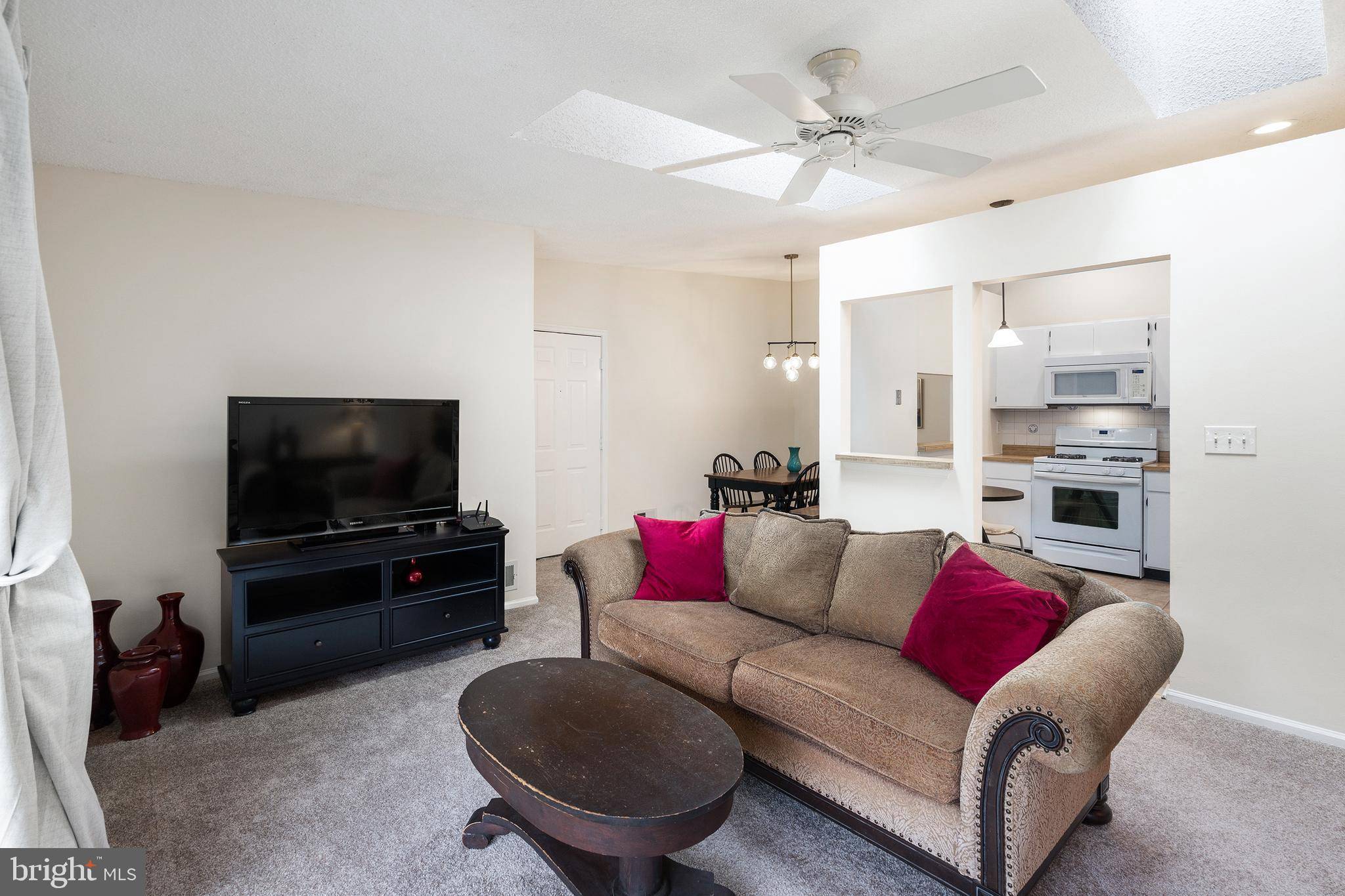 Hamilton, NJ 08619,82 CHEVERNY CT
