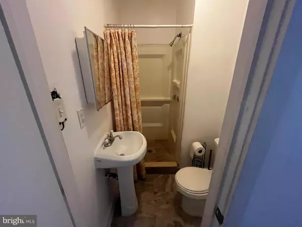 Philadelphia, PA 19121,1739 W MONTGOMERY AVE