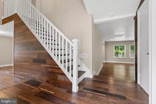 Bowie, MD 20716,15215 NOBLEWOOD LN