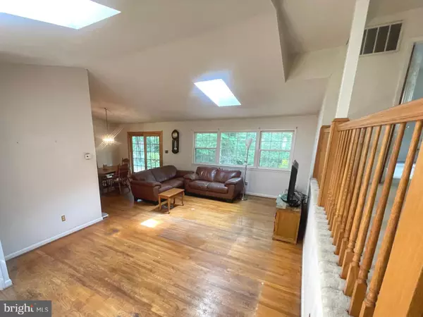 Annandale, VA 22003,5023 DODSON DR