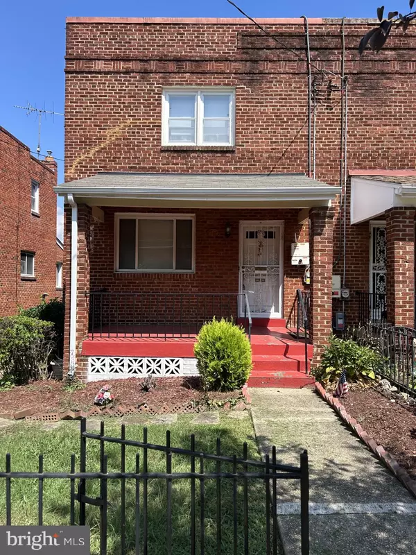 76 54TH ST SE,  Washington,  DC 20019