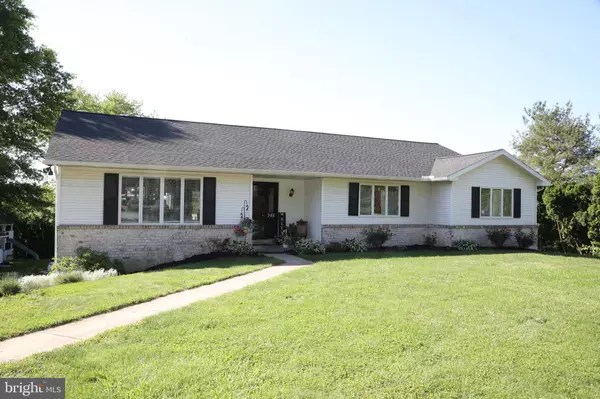 245 MOYER RIDGE DR, Manheim, PA 17545