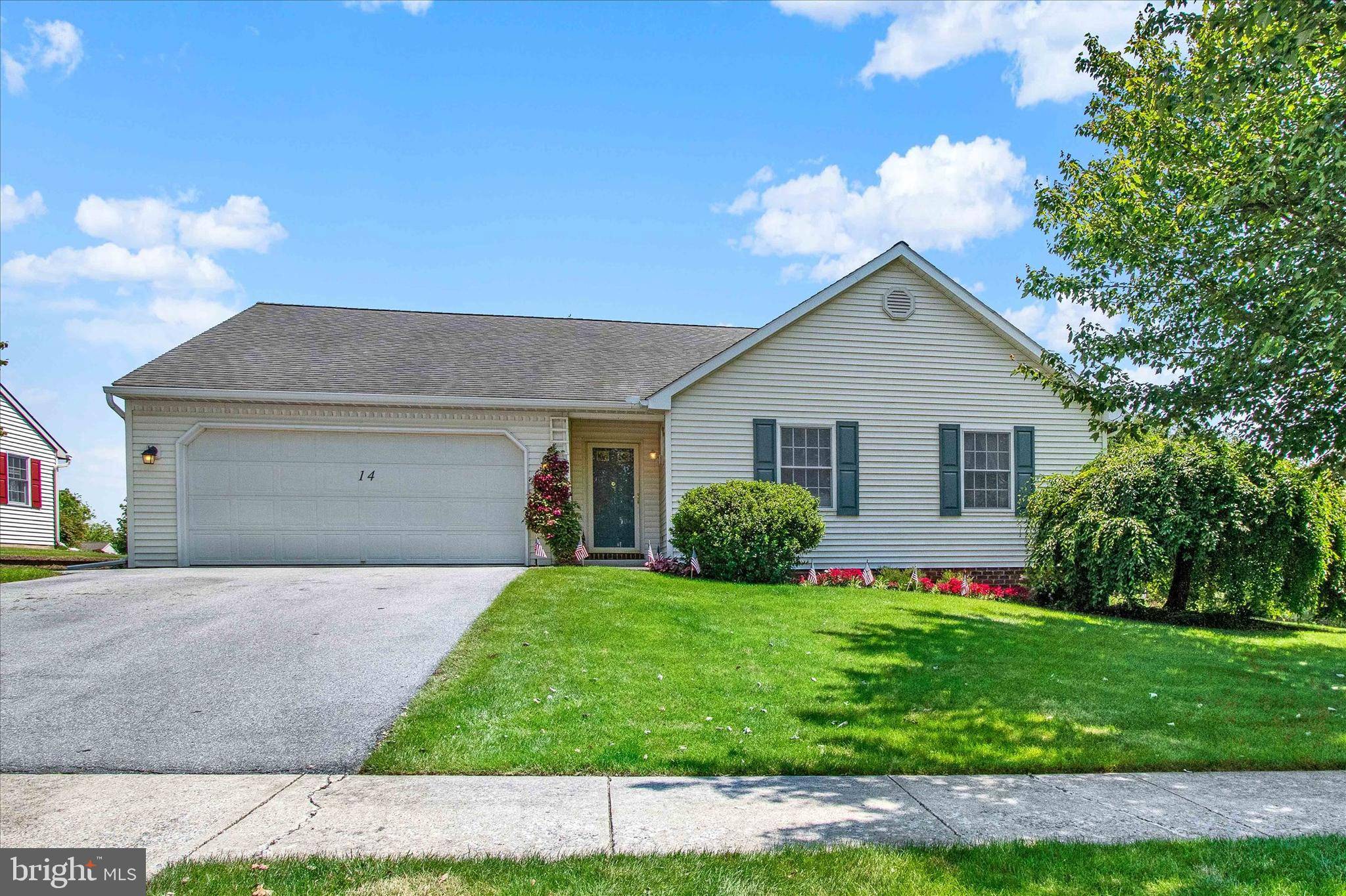 14 LAKEVIEW DR, Myerstown, PA 17067
