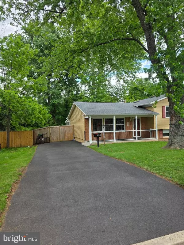 Sterling, VA 20164,402 W MAPLE AVE