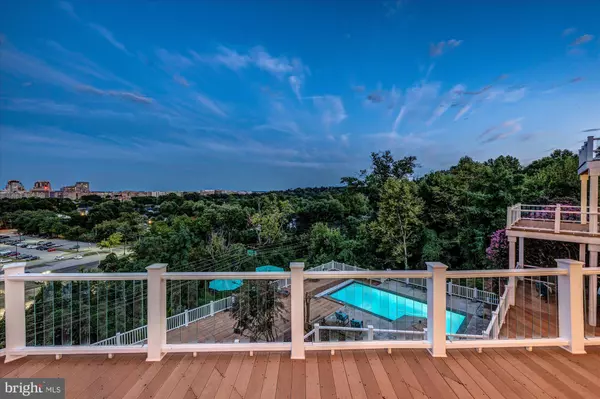 Arlington, VA 22202,1701 S ARLINGTON RIDGE RD