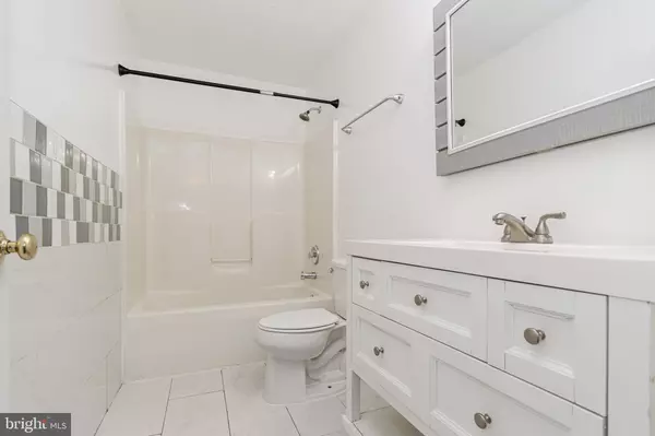 Fredericksburg, VA 22408,9904 W MIDLAND WAY