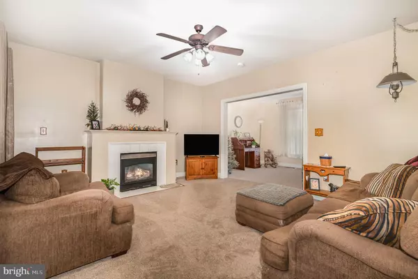 New Cumberland, PA 17070,412 HEMLOCK DR