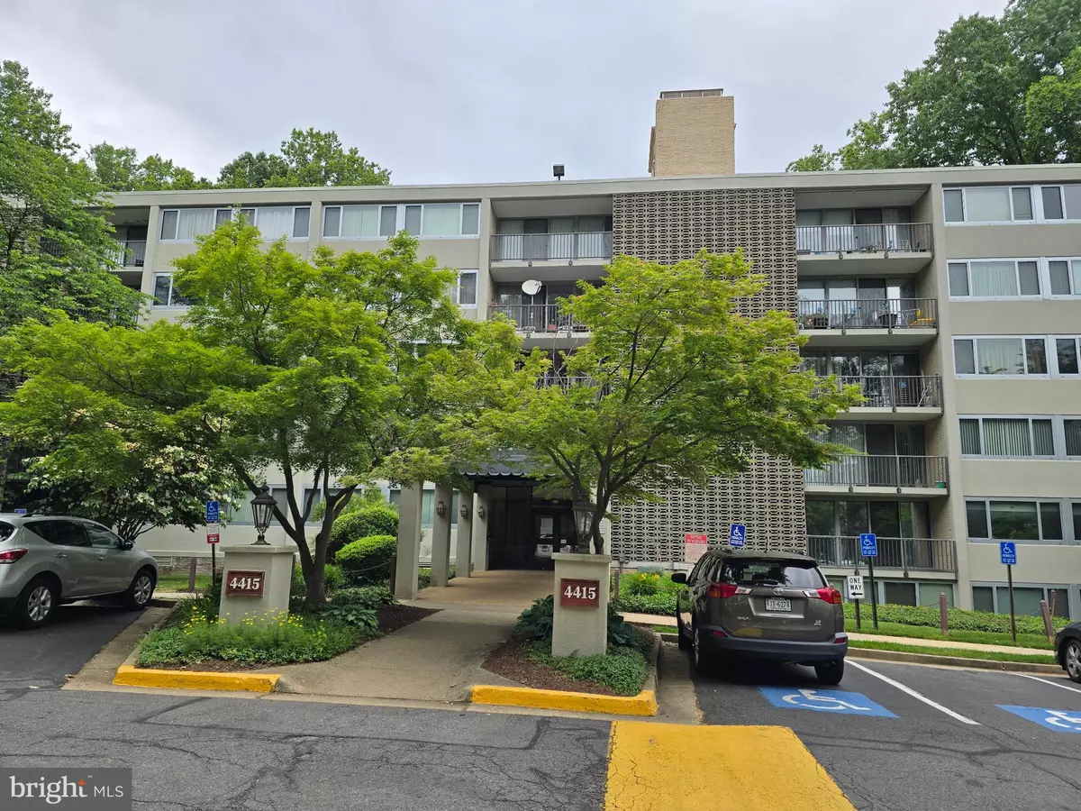 Annandale, VA 22003,4415 BRIARWOOD CT N #11
