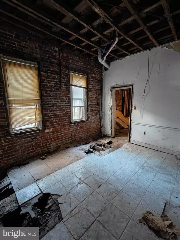 Philadelphia, PA 19123,151 W GIRARD AVE