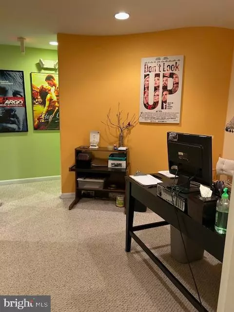 Falls Church, VA 22046,124 E BROAD ST #C2