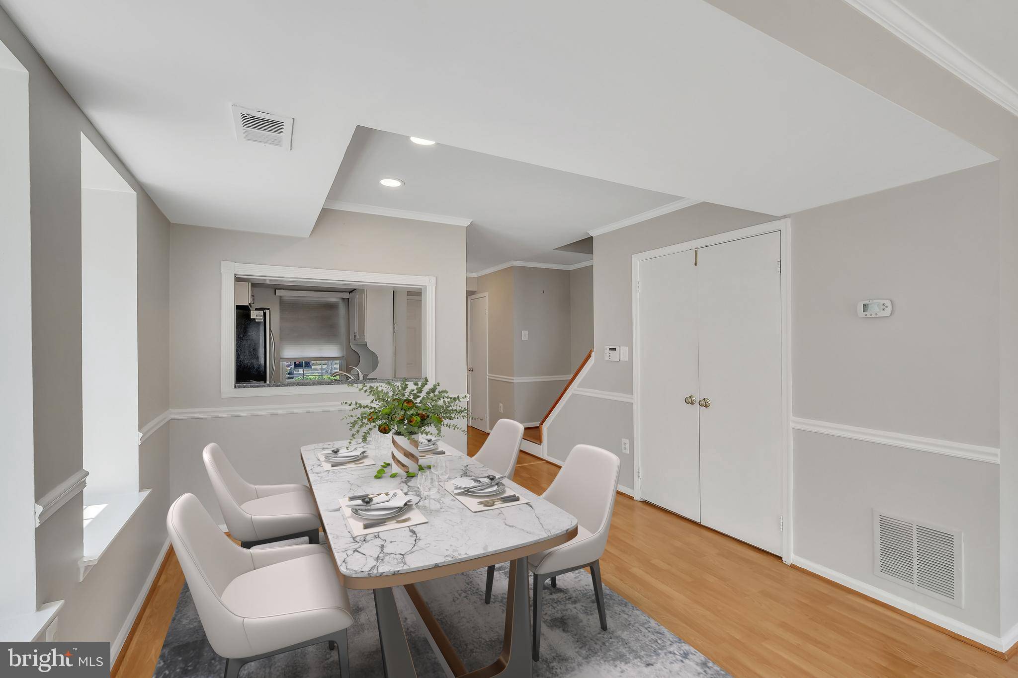 Falls Church, VA 22041,3331 LAKESIDE VIEW DR #6-8