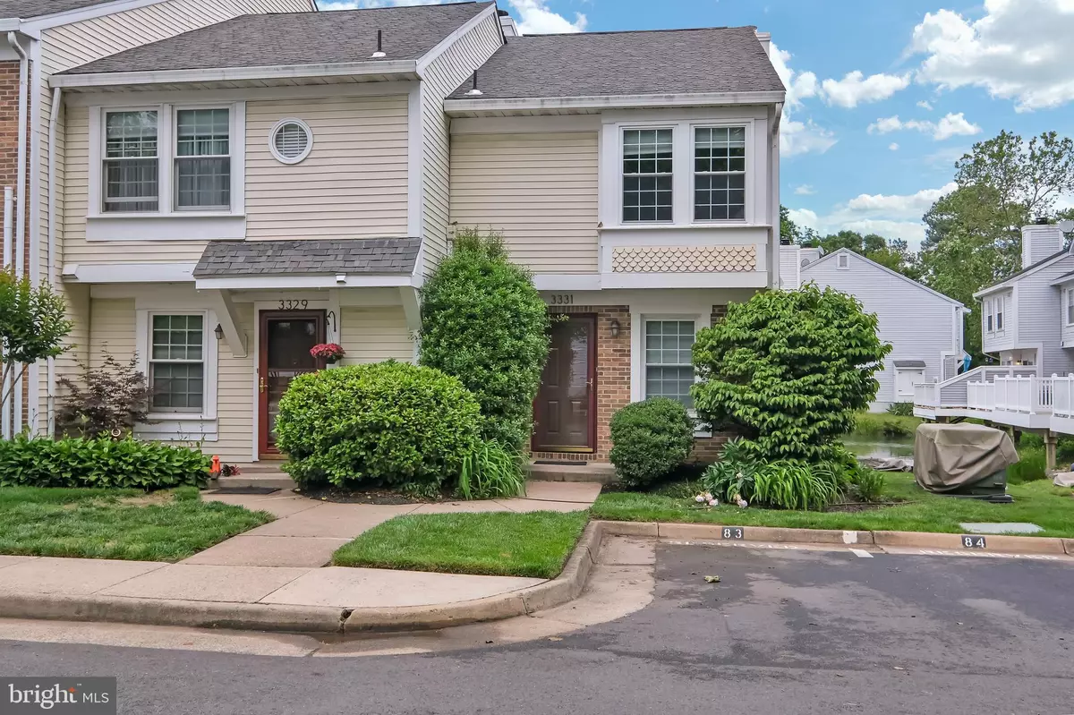 Falls Church, VA 22041,3331 LAKESIDE VIEW DR #6-8