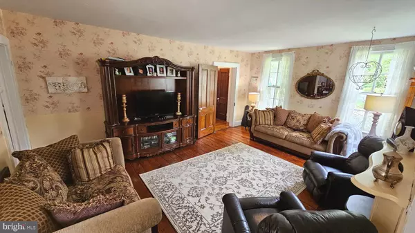 East Windsor, NJ 08520,441 DUTCH NECK