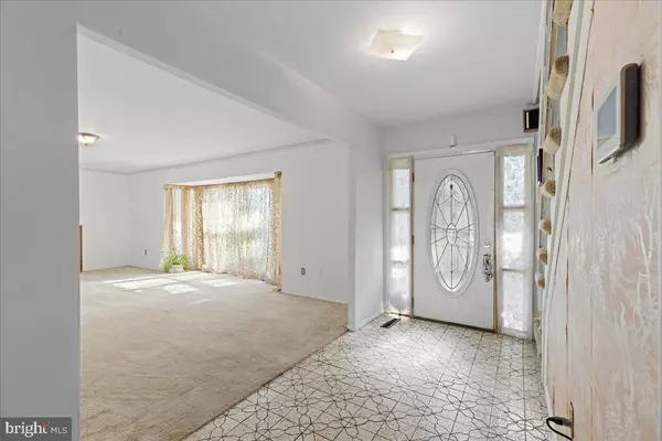 Willingboro, NJ 08046,43 WINDSOR LN