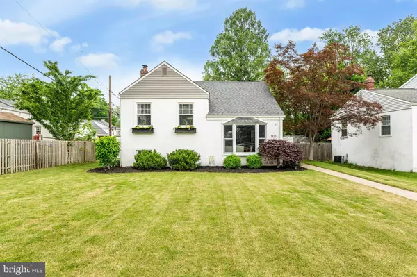 808 SCOTIA RD, Philadelphia, PA 19128
