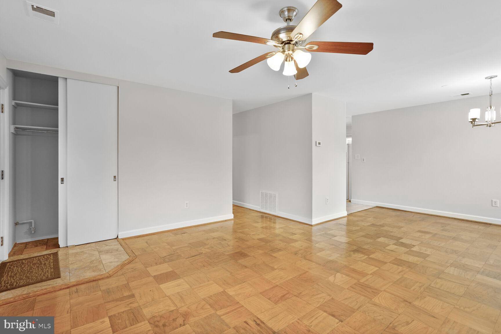 Alexandria, VA 22312,4015 ARCADIA RD