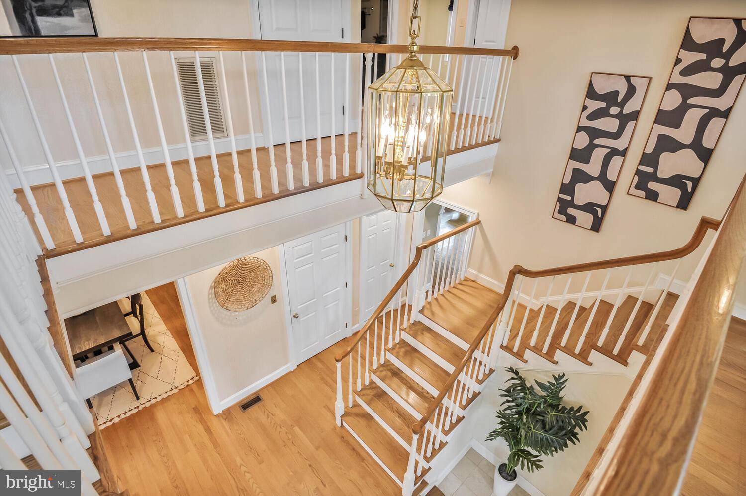 Falls Church, VA 22043,2053 MAYFAIR MCLEAN