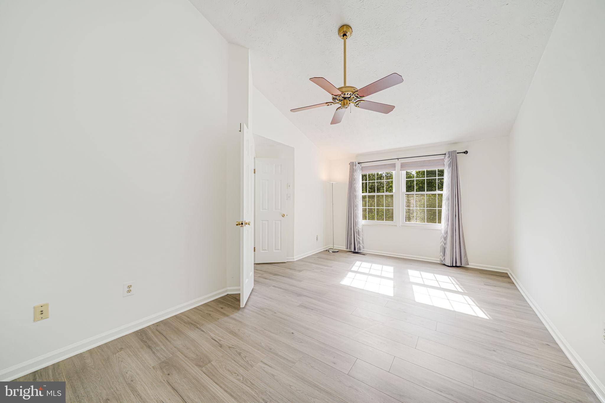 Herndon, VA 20170,1434 CELLAR CREEK WAY