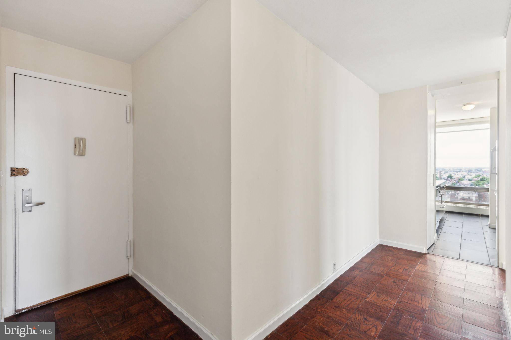 Philadelphia, PA 19106,210 LOCUST ST #21DW