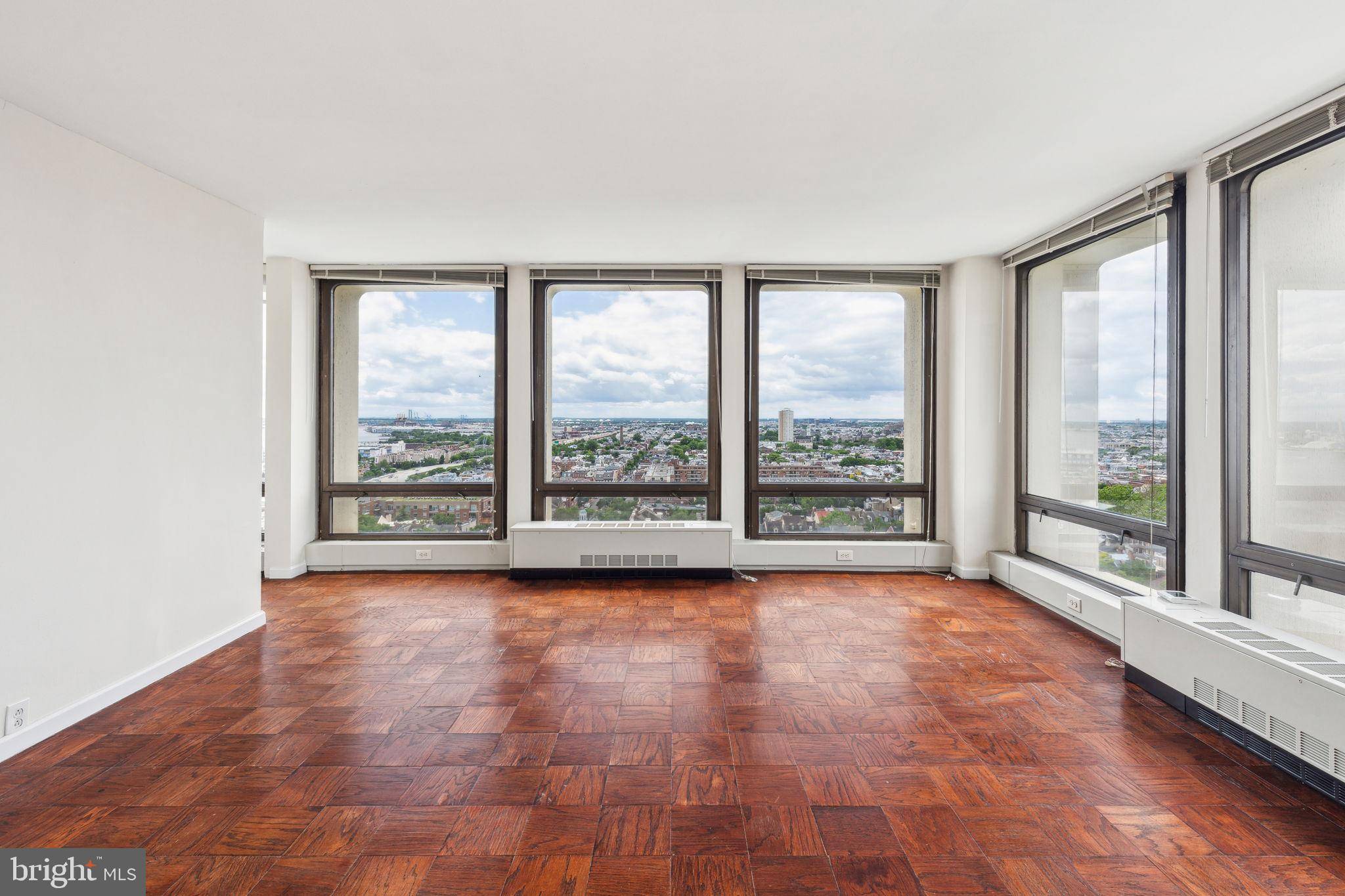 Philadelphia, PA 19106,210 LOCUST ST #21DW