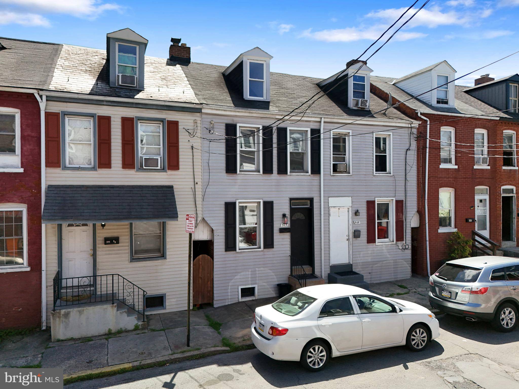 Lancaster, PA 17603,303 CORAL ST