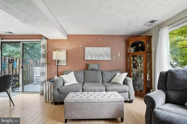 Glen Burnie, MD 21061,528 GLEN CT