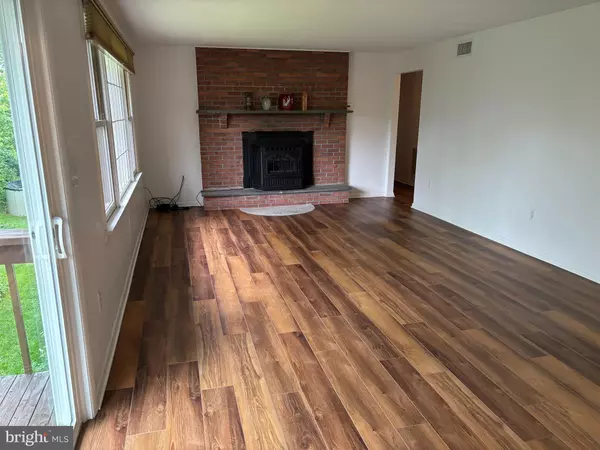 Akron, PA 17501,134 BROAD ST