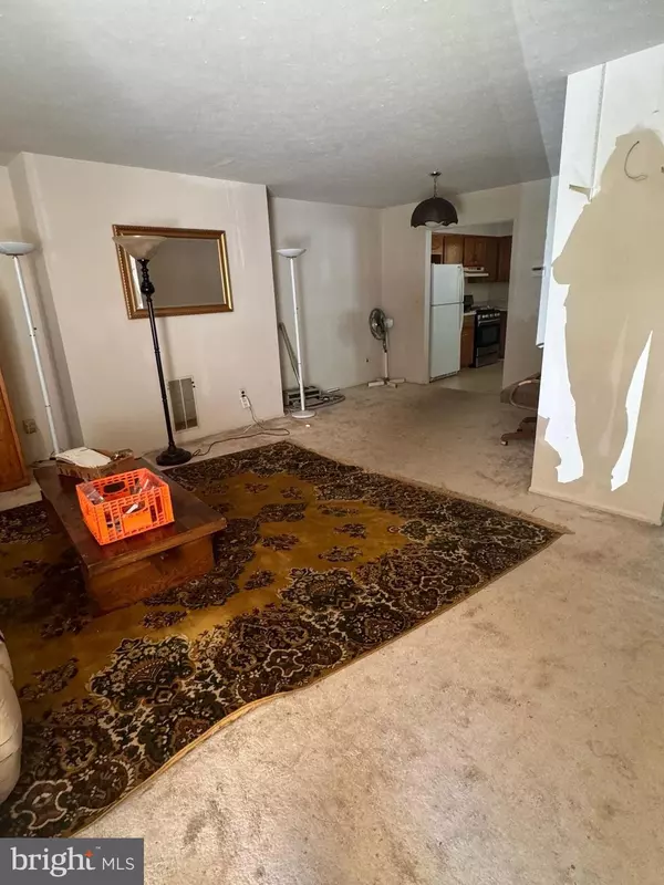 Hamilton, NJ 08690,33 DUNMOOR CT S