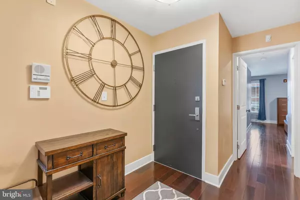 Philadelphia, PA 19102,1522-24 RACE ST #1